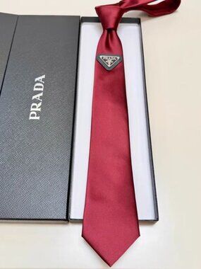 💙Brand new Prada Red Silk Tie for Men💙